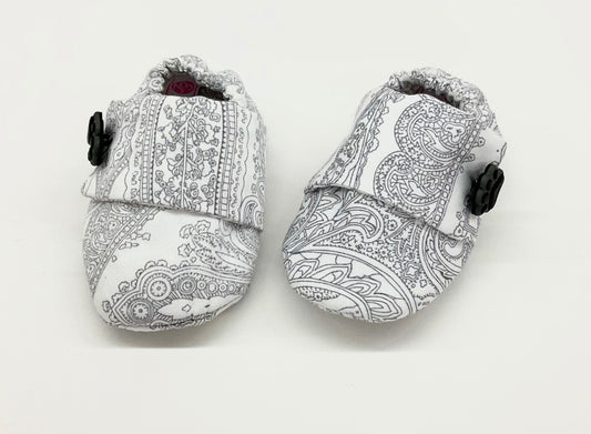 Sneackers:Gray Print Foot Button #370;