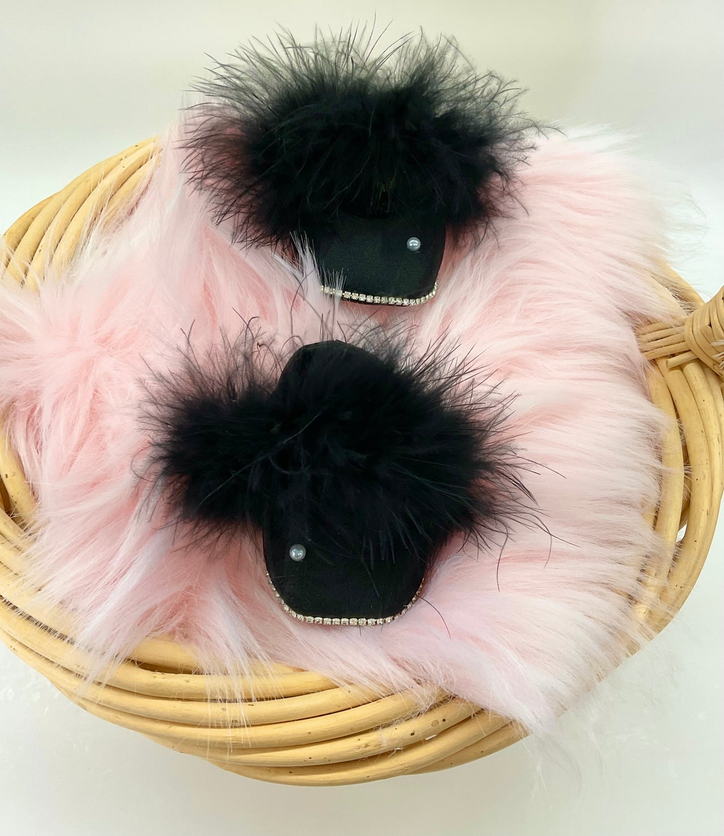 Izabella:Black Fluffy Trimming # 378