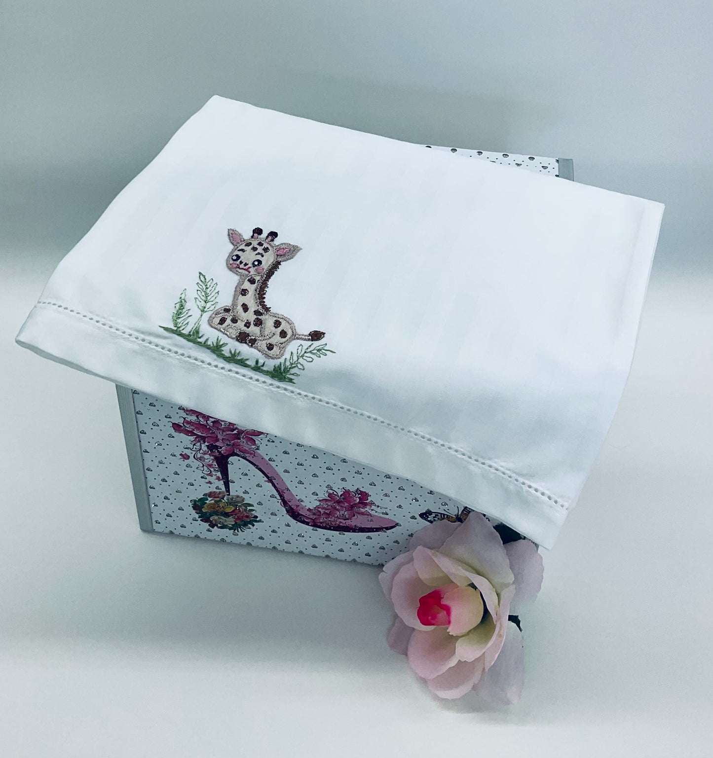 Baby Pillow Cases:Hem Stich Giraffe