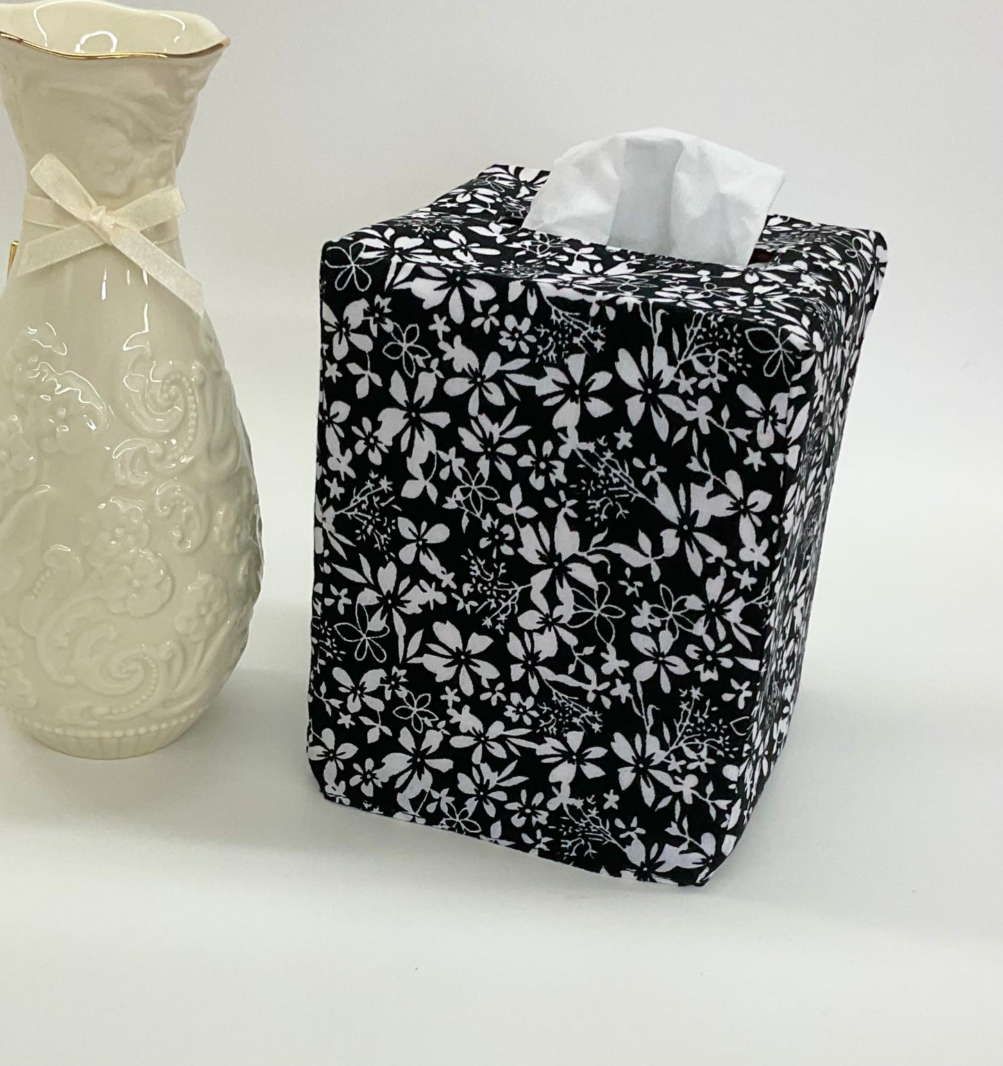 Tissue Box Cover:Night Flower