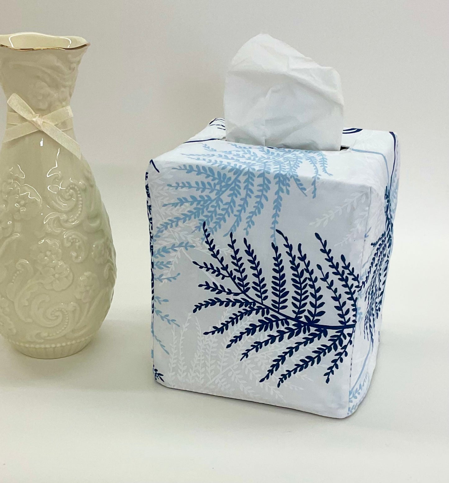 Tissue Box Cover:Laura Blue