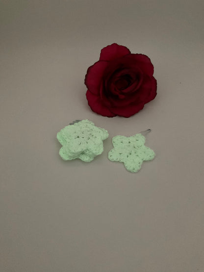 Ornaments Crochet :Glow In The Dark Star By Yarivi M. Textiles